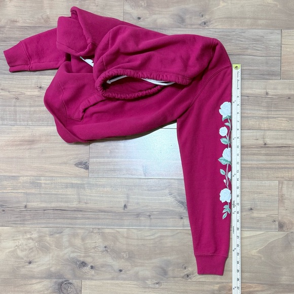 Hollister Women's Red Hoodie with White Floral Design Size L - Picture 12 of 14